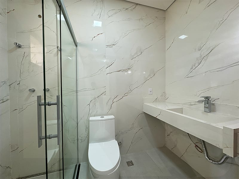 Casa Térrea com piscina - Condomínio Solei.