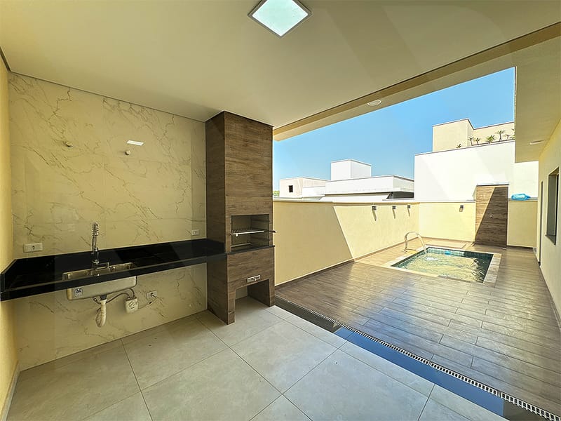Casa Térrea com piscina - Condomínio Solei.