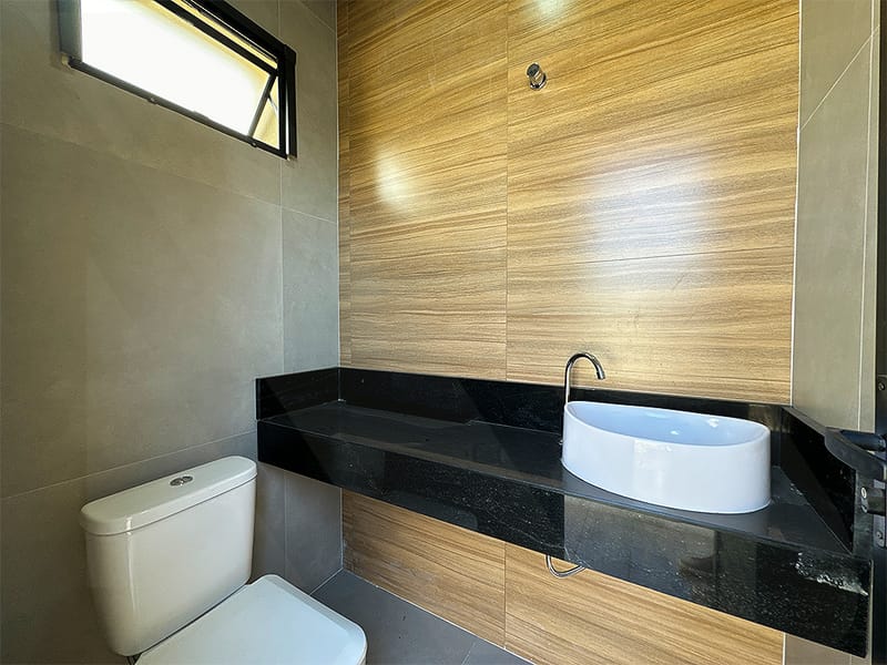 Casa Térrea com piscina - Condomínio Solei.