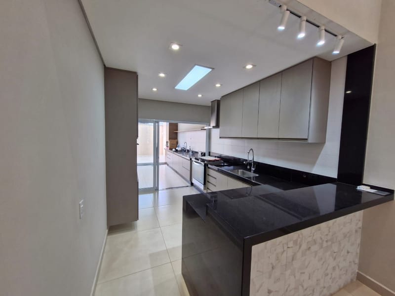 Casa em condomínio no Lazuli Club