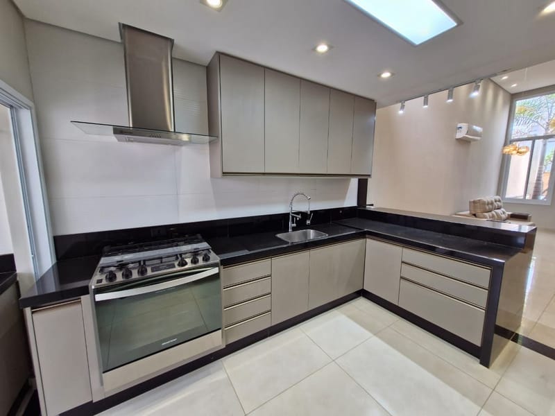 Casa em condomínio no Lazuli Club