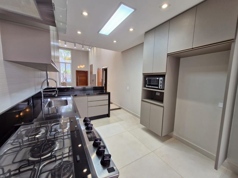 Casa em condomínio no Lazuli Club