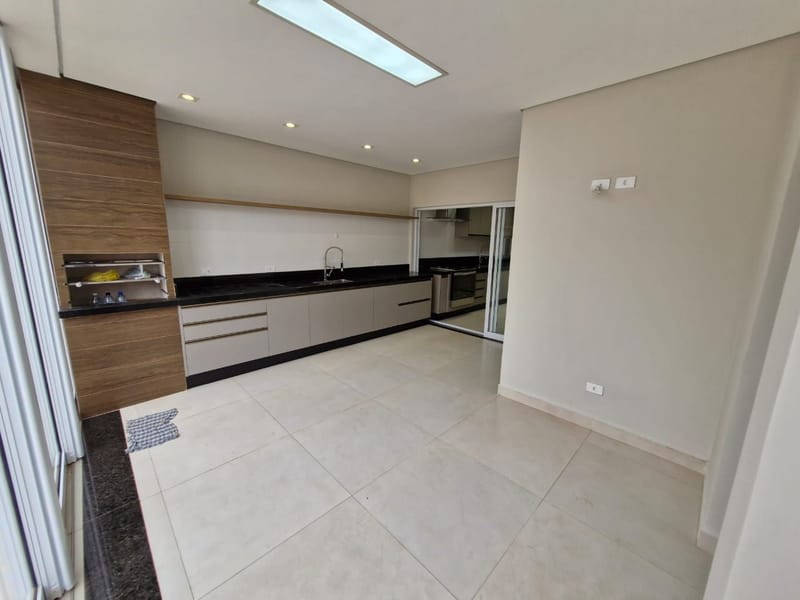 Casa em condomínio no Lazuli Club