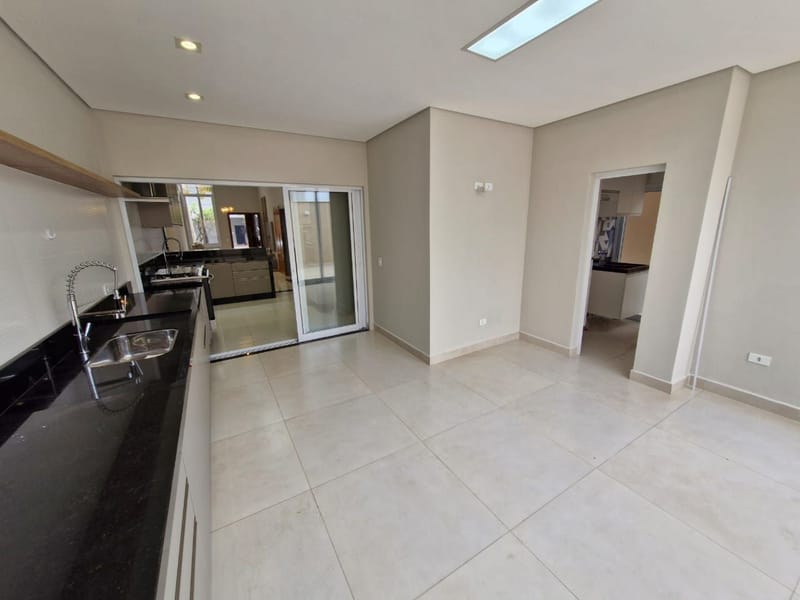 Casa em condomínio no Lazuli Club