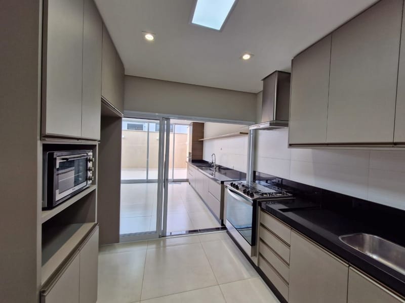 Casa em condomínio no Lazuli Club