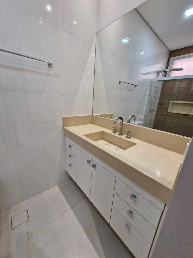 Casa em condomínio no Lazuli Club