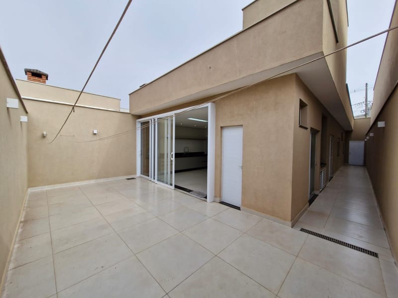 Casa em condomínio no Lazuli Club