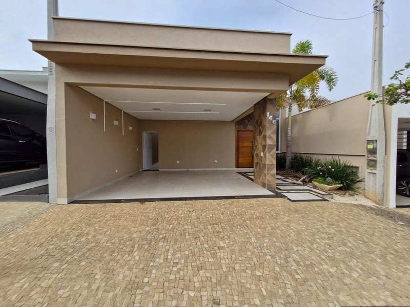 Casa em condomínio no Lazuli Club