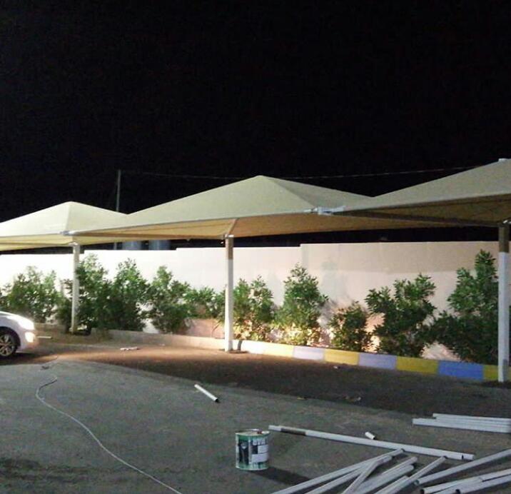 الصور بالأسفل