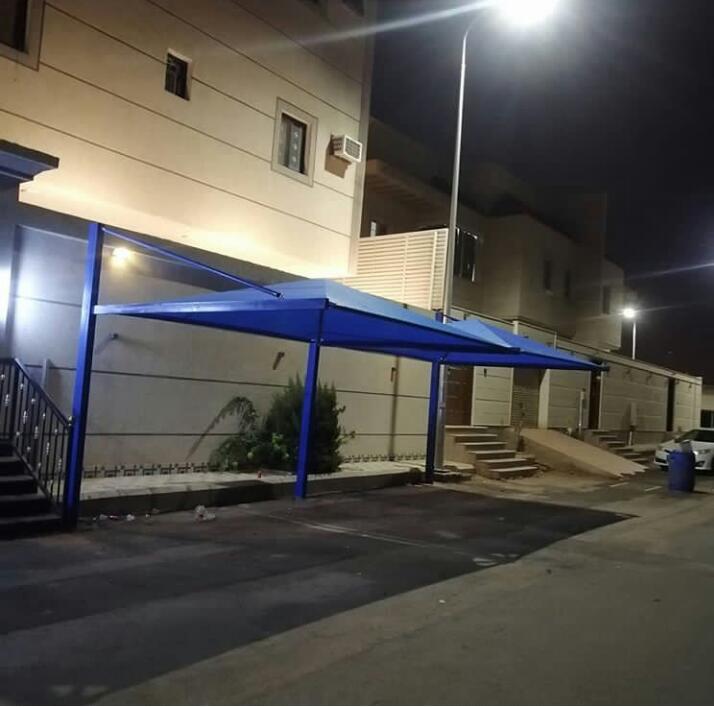 الصور بالأسفل