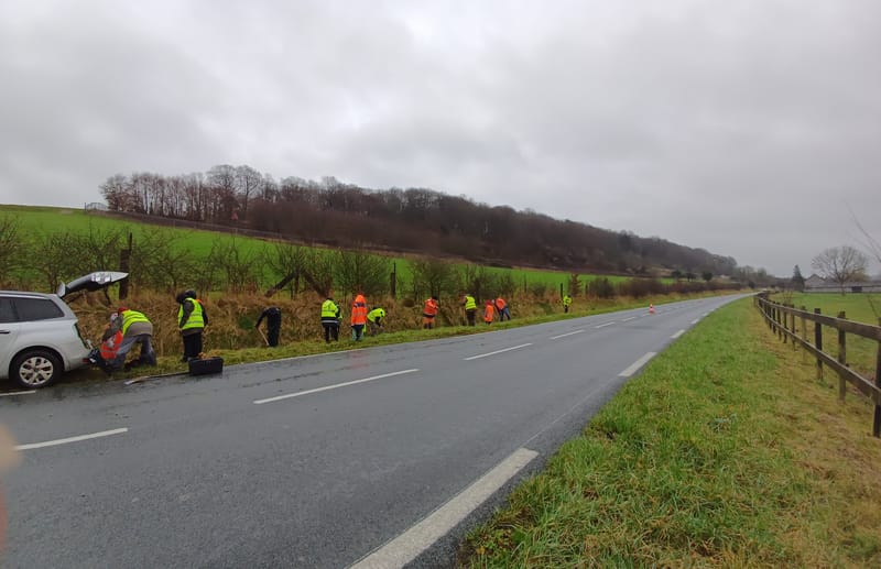 Rassemblement_Mise en place des bâches de guidage sur Saint Hellier