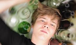 Δημοσιευμένο άρθρο μου στο newsbreak.gr για τη σχέση των εφήβων με το αλκοόλ στη χώρα μας και τα στατιστικά που σοκάρουν.