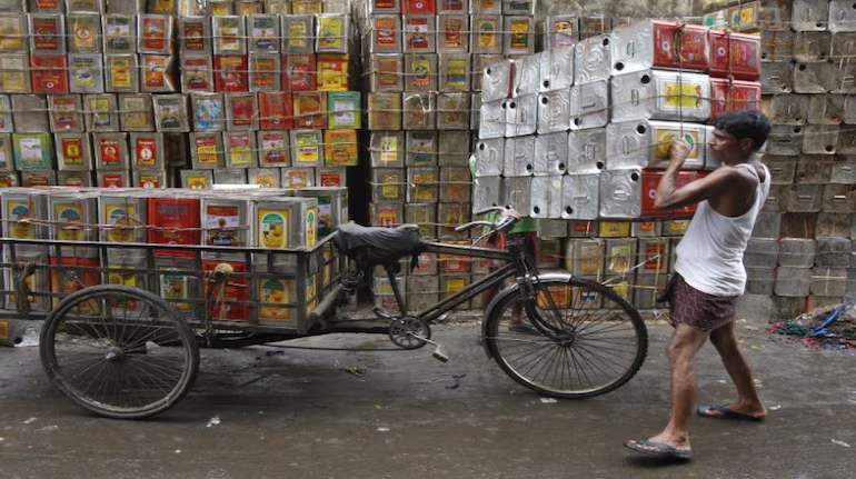 Consuming less edible oil is healthier for India's import bill too