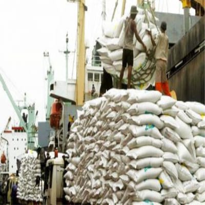 www.sugarethanolbioenergy.com-  Pakistan buys initial 30,000 tonnes sugar in tender