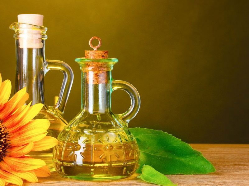 📰 Sunflower oil prices in Ukraine remain under pressure from falling demand for soybean and palm oil and low prices for oil from the Russian Federation.