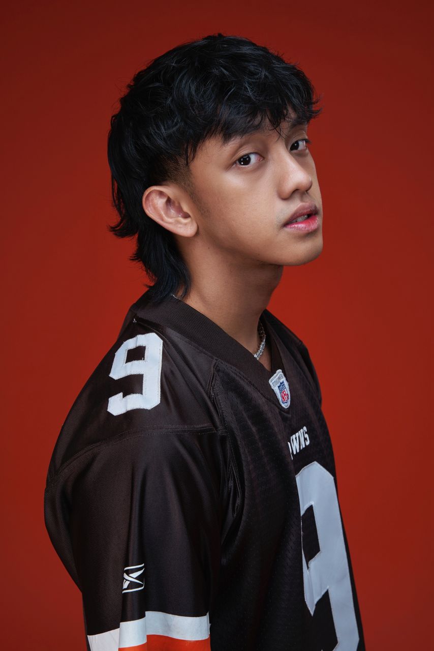 ISMAIL IZZANI KEMBALI DENGAN SINGLE TERBAHARU BERJUDUL “TENGGELAM”