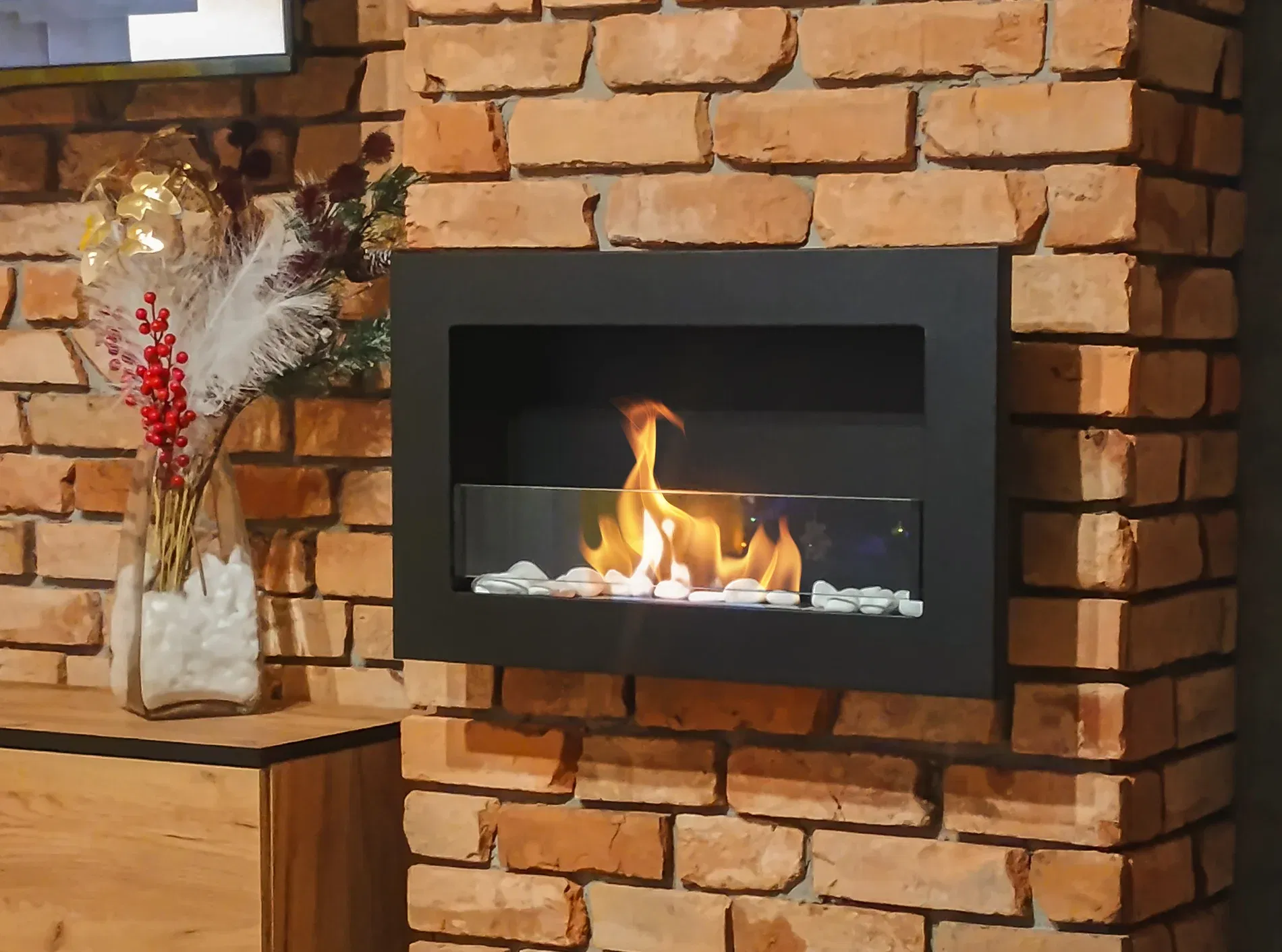 Biokominek wiszący z szybą 650×400 SLIM czarny strukturalny mat Biokominek wiszący z szybą 650×400 SLIM czarny strukturalny mat