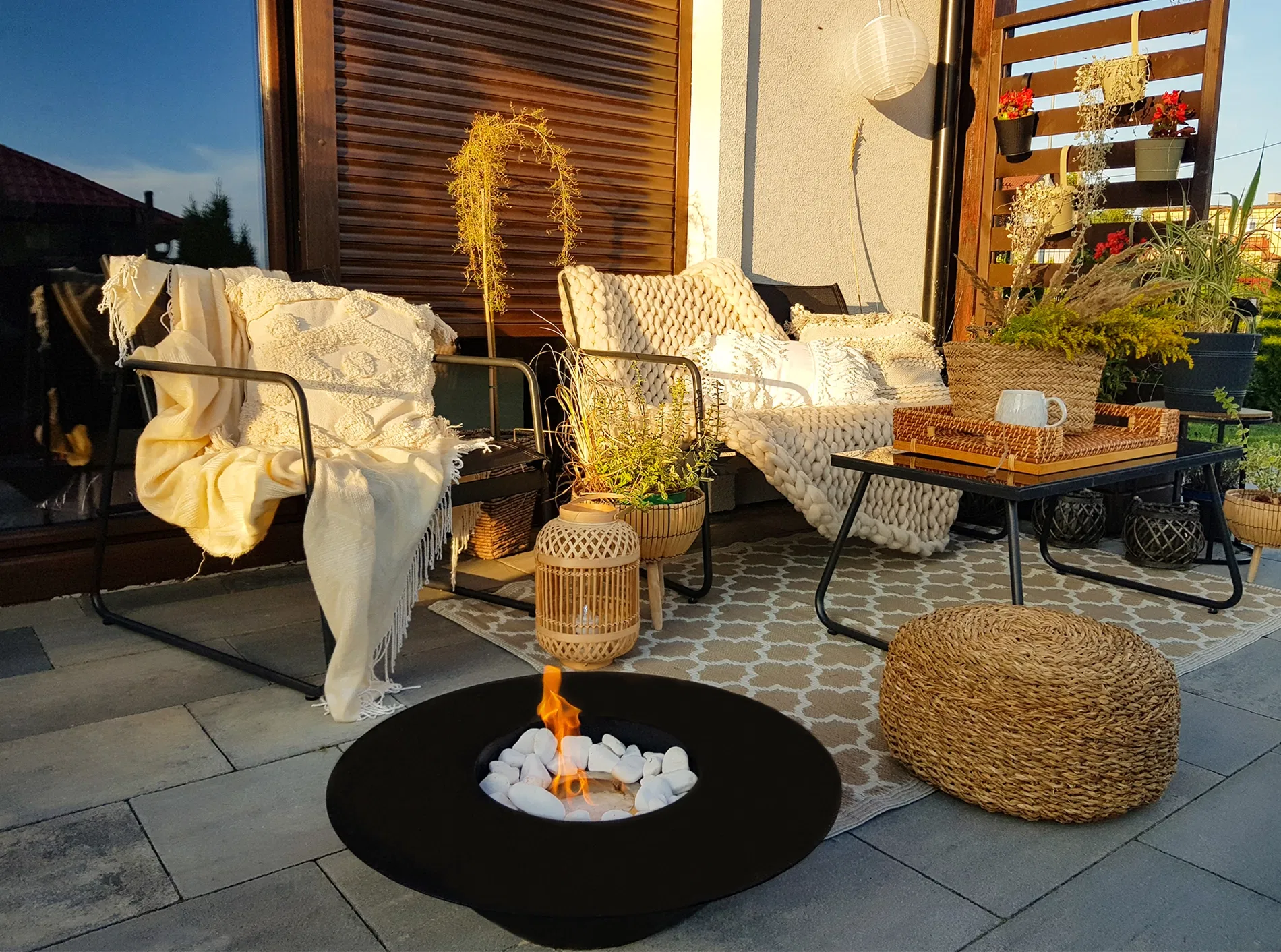 Biokominek wolnostojący UNIVERSE – czarny mat