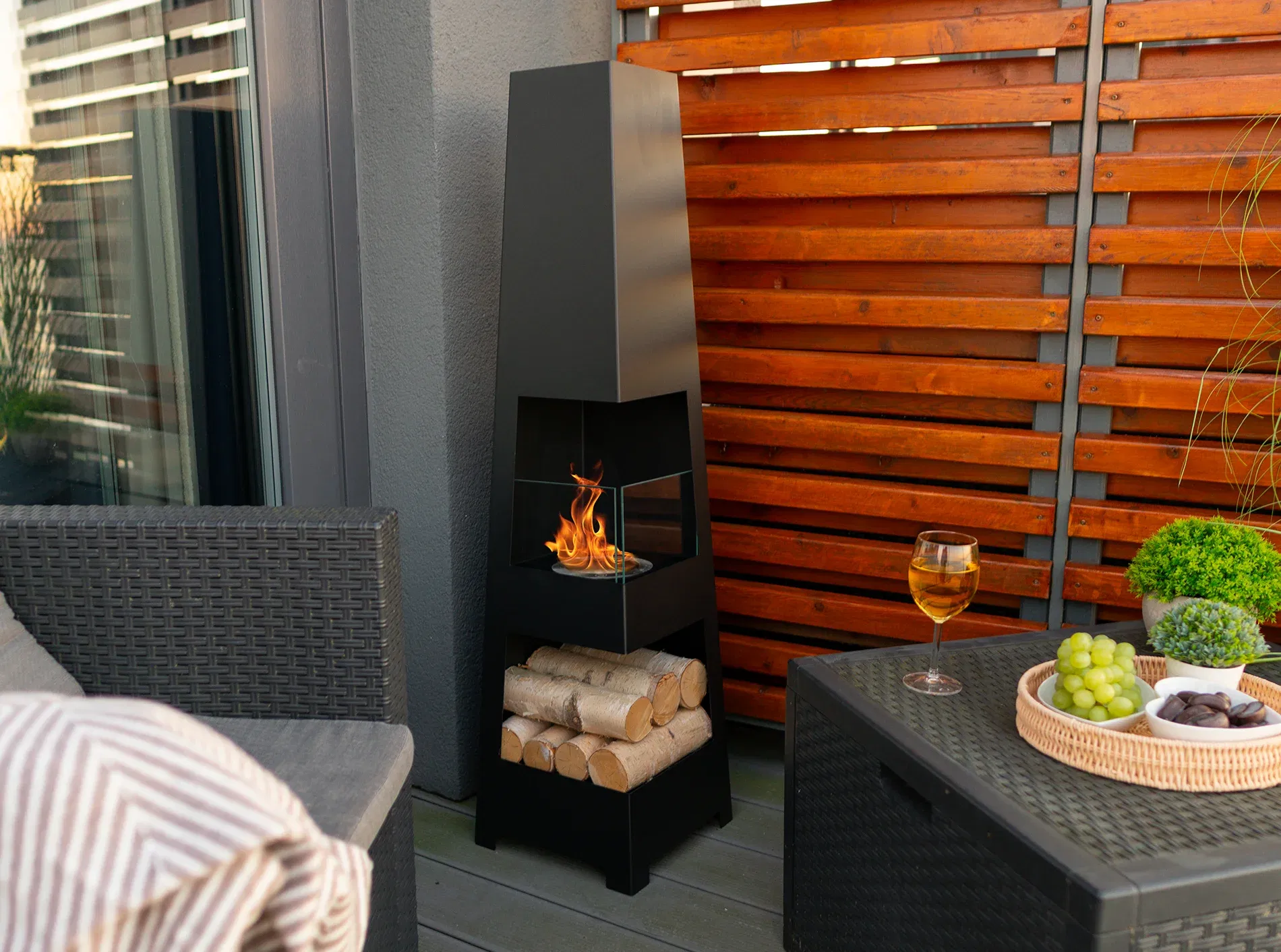 Biokominek wolnostojący Pyramid Garden —  GMT HOME