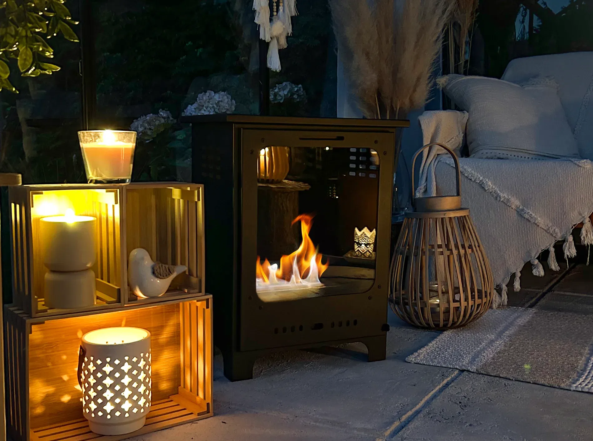 Biokominek wolnostojący KOZA MINI czarny mat z szybą