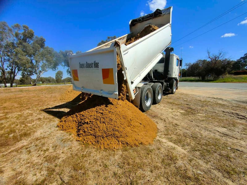 Material supply &amp; spread