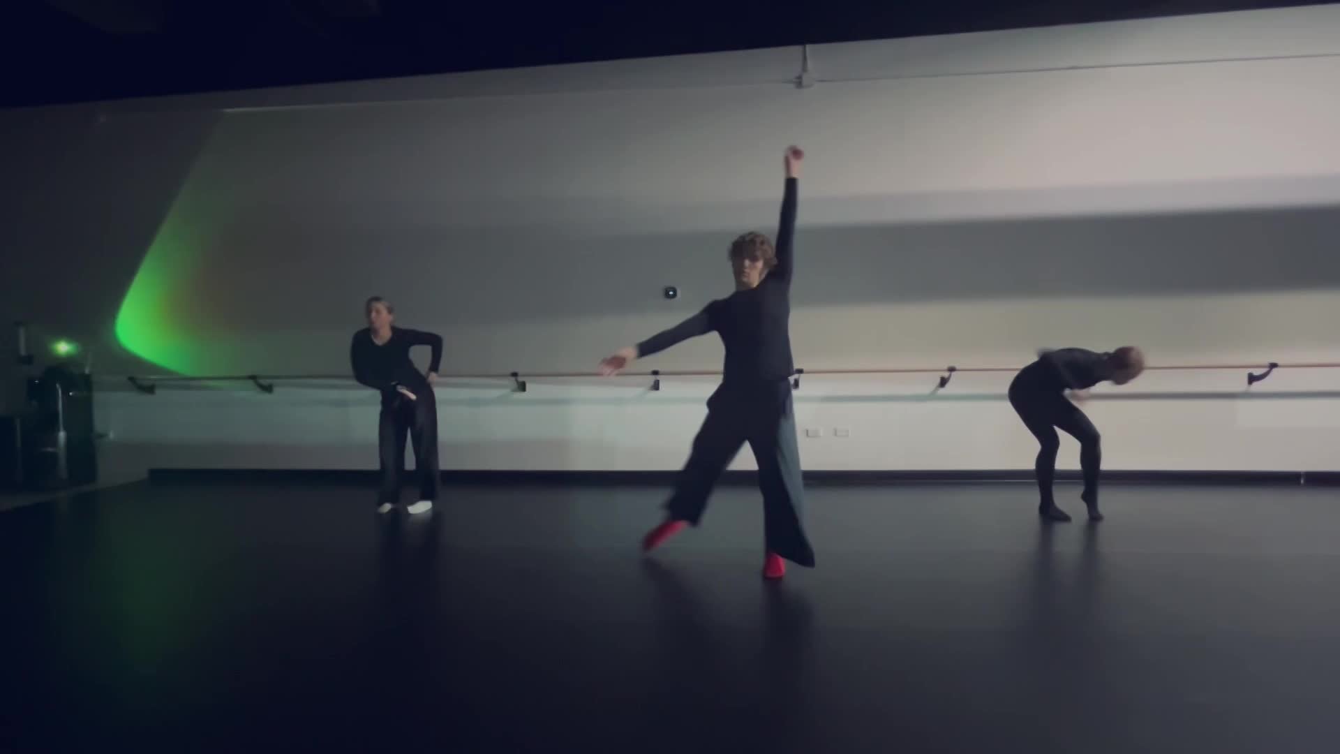 ADVANCED CONTEMPORARY