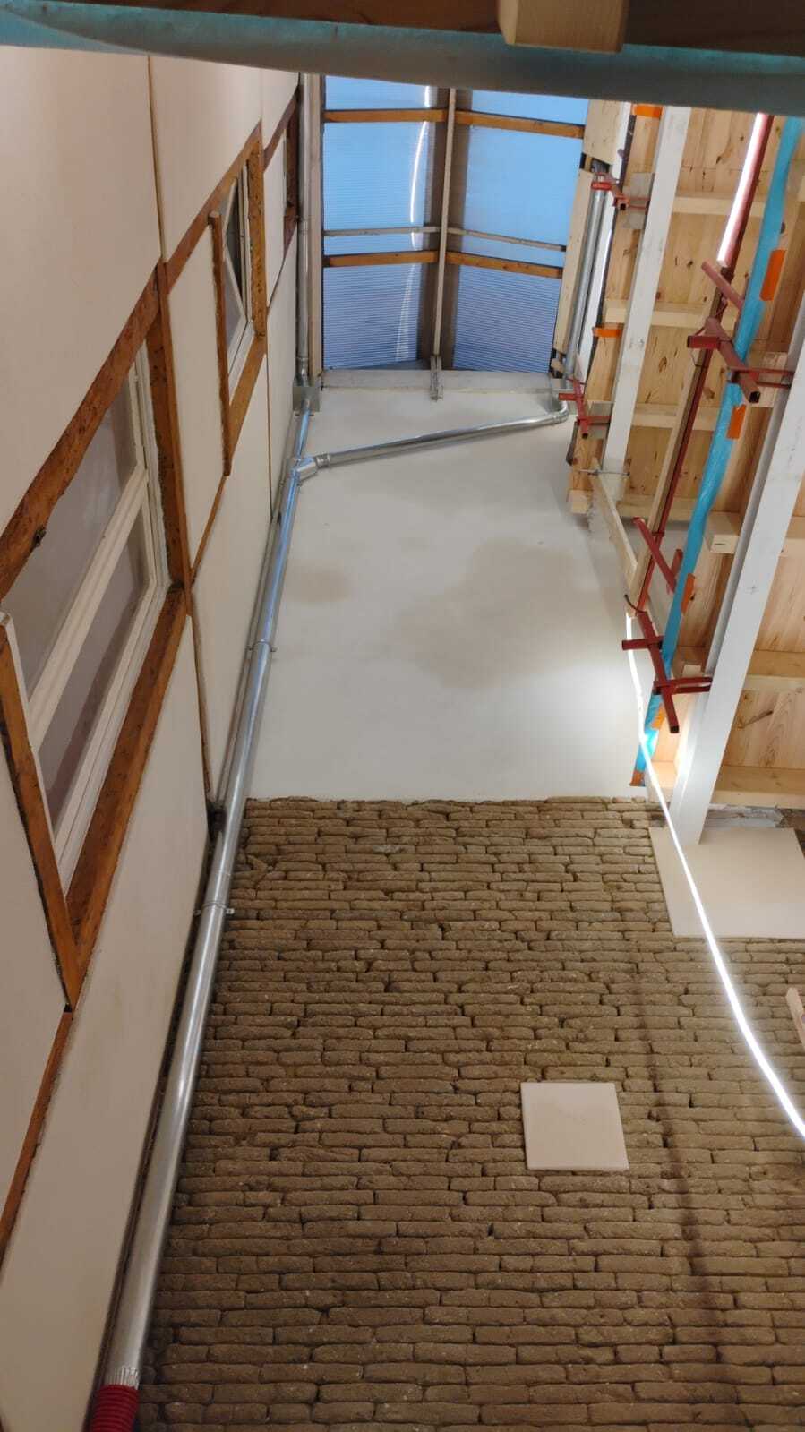 Restauration d'une cage d'escalier en chaux-plâtre et sable du Tarn