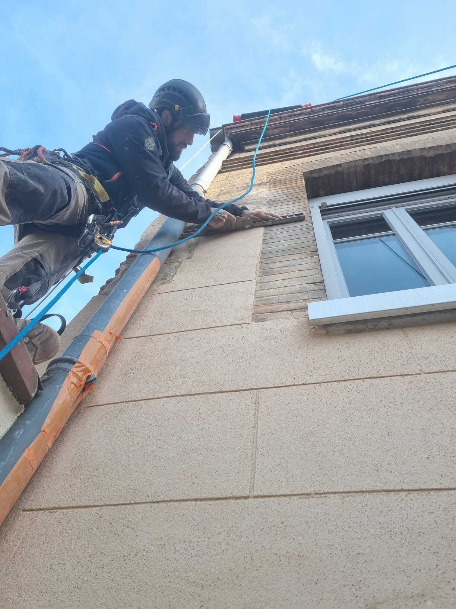 Restauration  en chaux-plâtre, poudre de brique et sable du Tarn