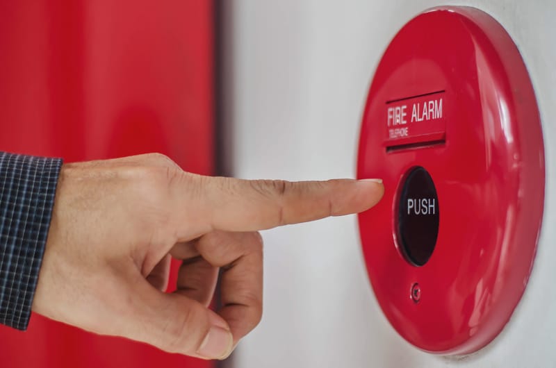 تركيب أنظمة إنذار الحرائق