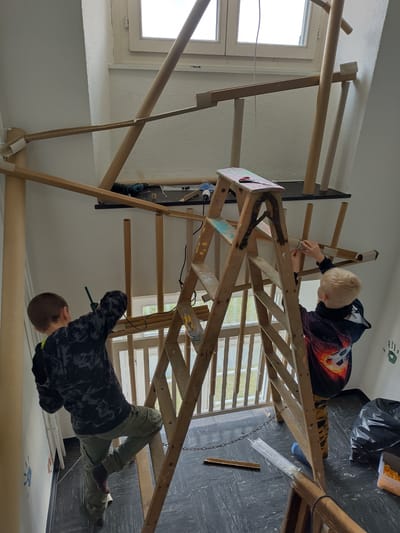 Die Kugel rollt und rollt und rollt.