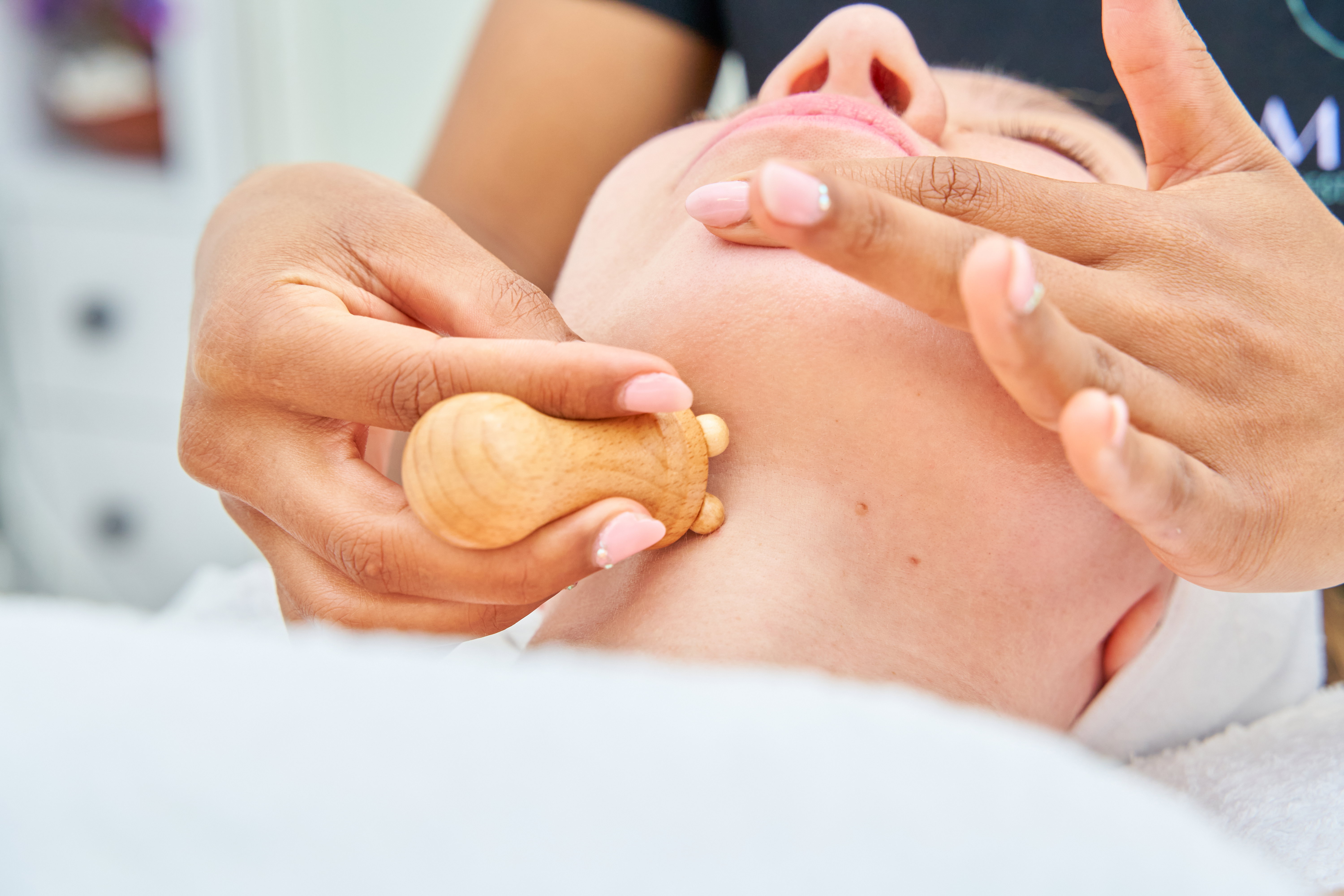 Maderotherapy: A Sculpting Facial Solution!