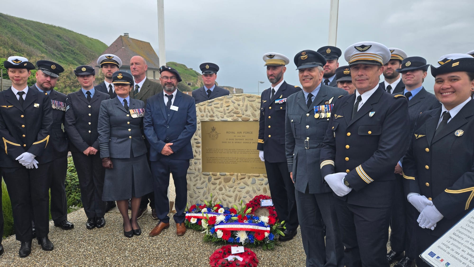 ceremonie à Vierville-sur-mer avec les Anglais