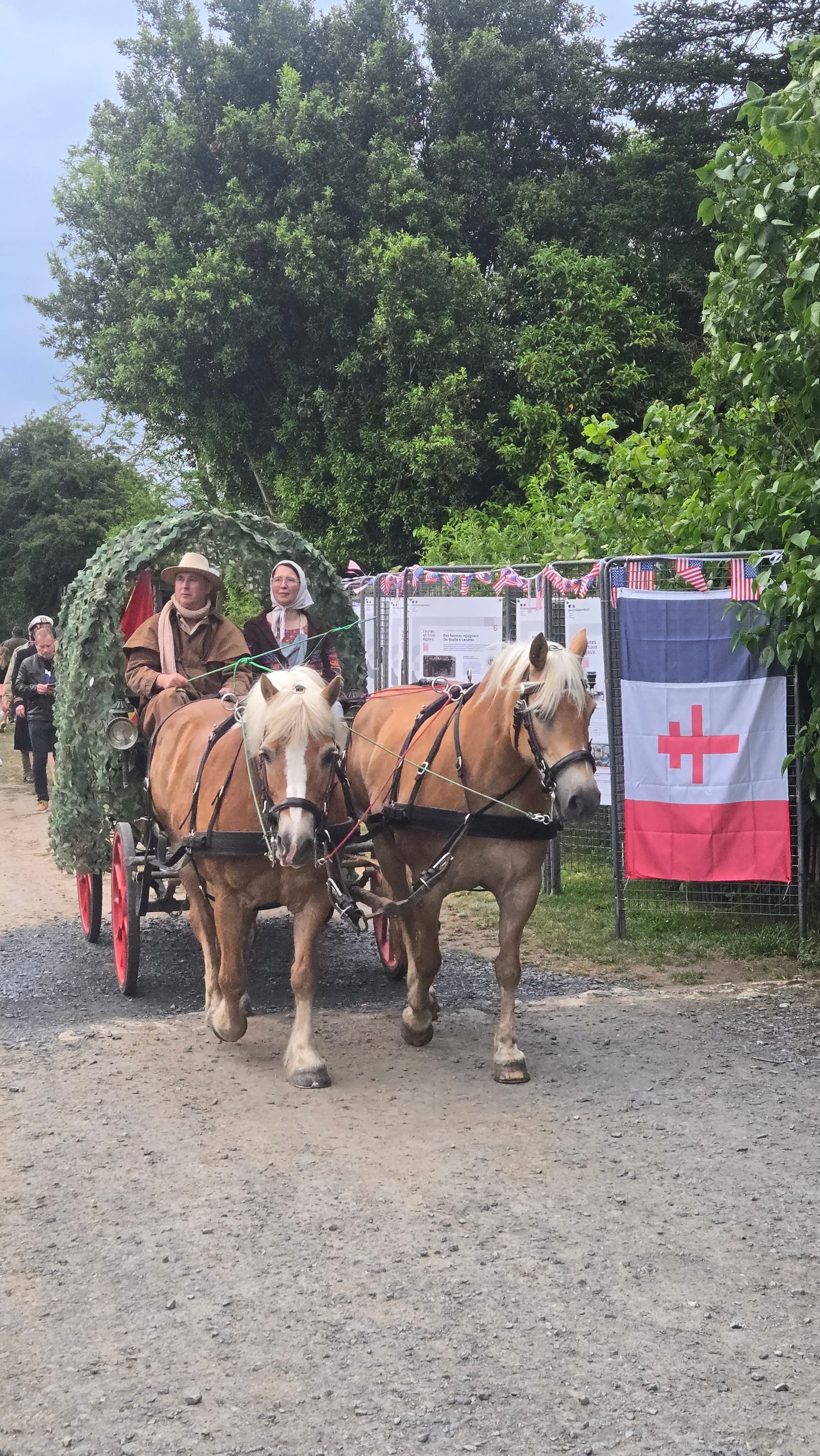 La marche de la liberté avec nos reconstitueurs a cheval