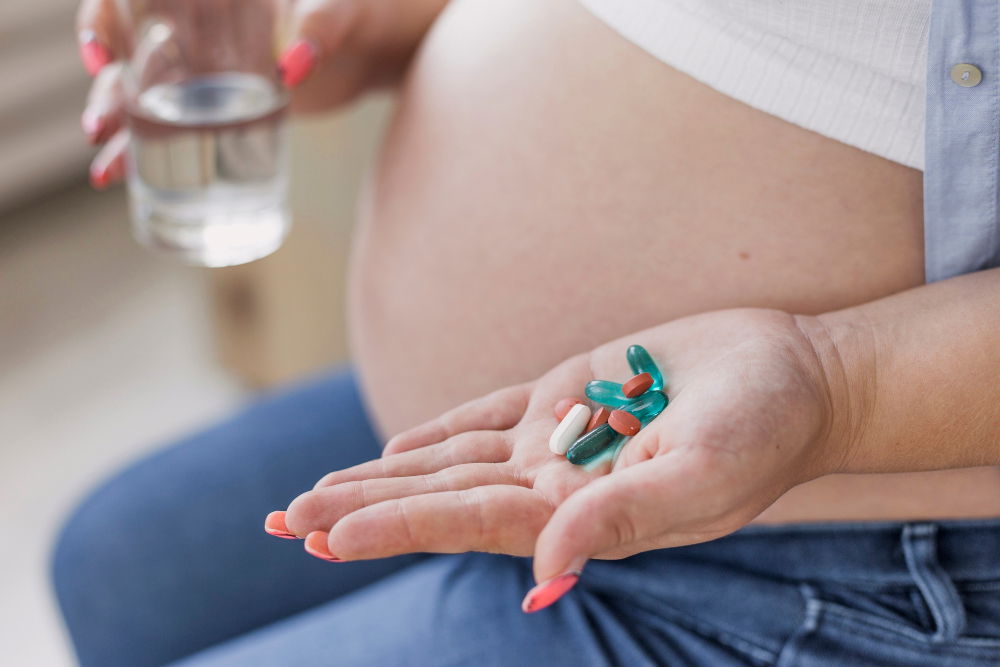 Safe Medications During Pregnancy: What You Can Take and What to Avoid