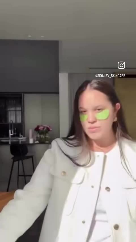 טיפ מושלם לנפיחות מתחת לעיניים