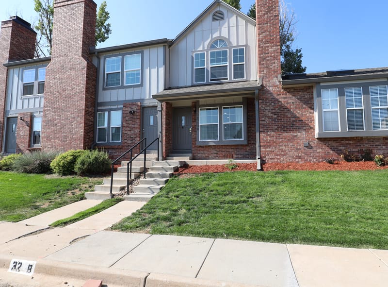 16932 E Chenango Ave #B, Aurora Co 80015  2 bd / 2 ba  $315,000