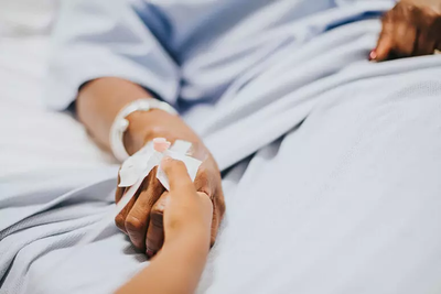 Realizan la primera eutanasia en Uruguay tras aprobación de la ley
Se trata de una mujer de 69 años afectada por cáncer de páncreas incurable. El procedimiento se realizó en un hospital de Montevideo.