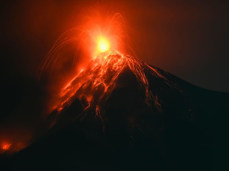 Guatemala: erupción del volcán de Fuego. Hat evacuaciones preventivas y suspenden las clases