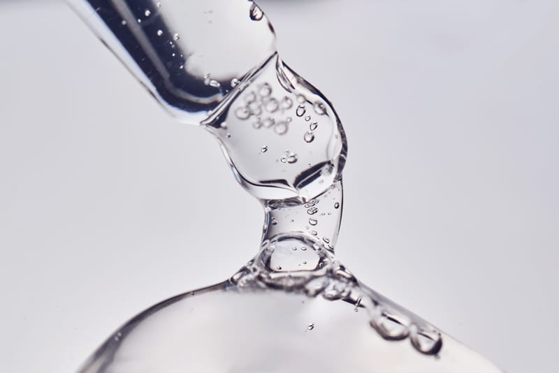 Hyalodont: Hyaluronsäure gegen Mundtrockenheit und Zahnfleischprobleme