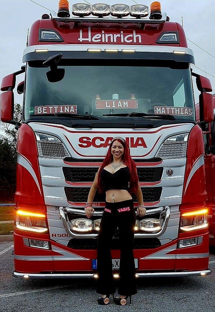 شاحنات سكانيا الحديثة: القوة والتكنولوجيا في عالم النقل