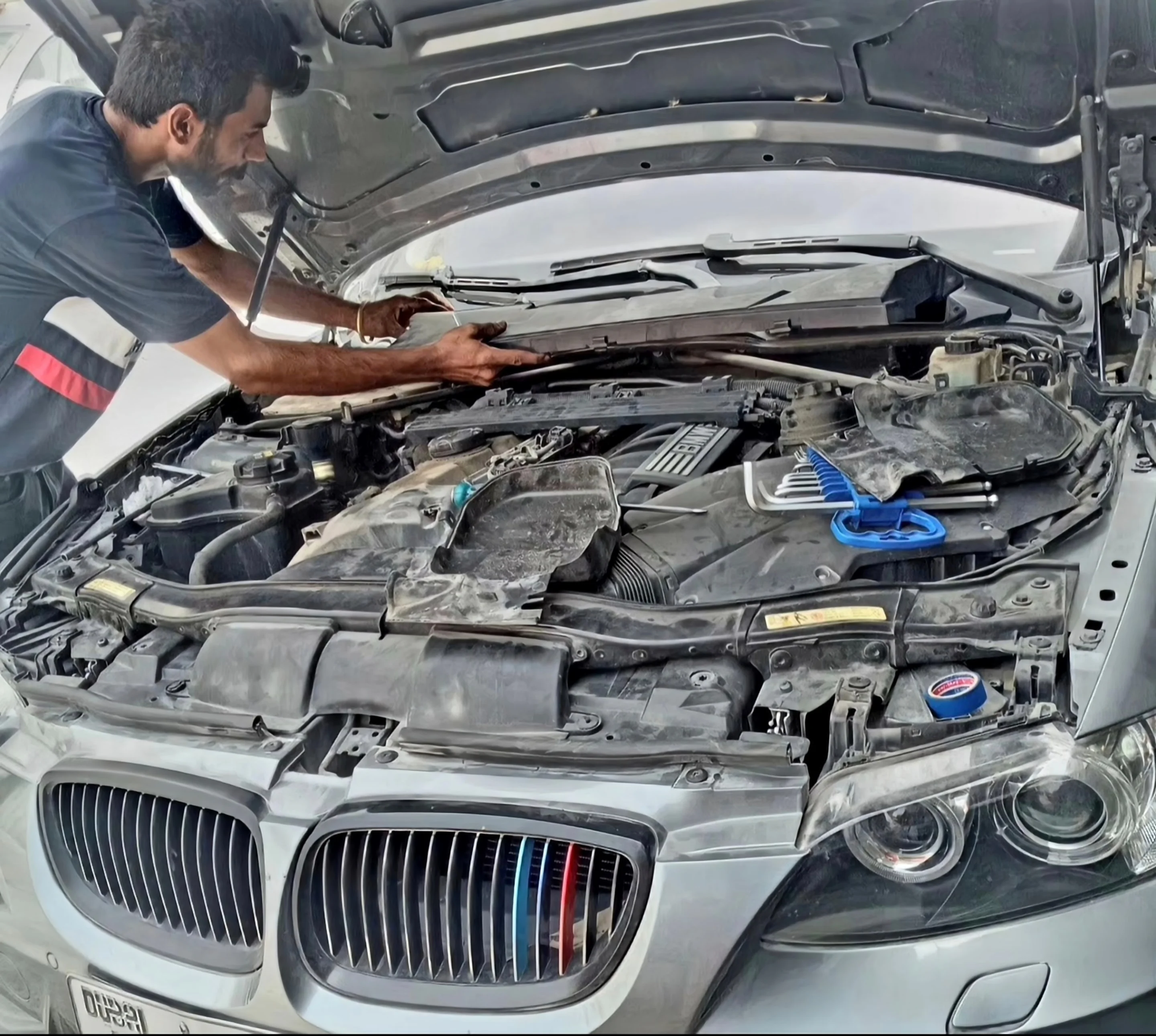 ميكانيكي سيارات متنقل | تصليح أعطال المحرك والفرامل في الموقع