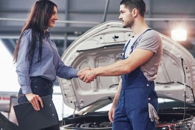ميكانيكي سيارات متنقل في عجمان  0586314301