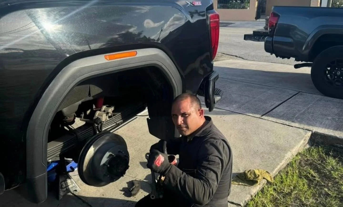 تصليح سيارات بالمنزل فى دبي الشارقة عجمان 