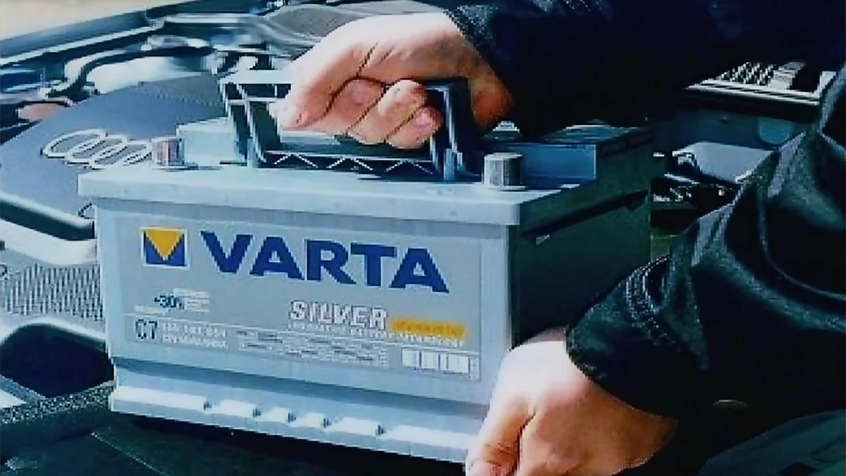 فحص كمبيوتر وبرمجة مفاتيح السيارات بالمنزل في دبي الشارقة وعجمان 