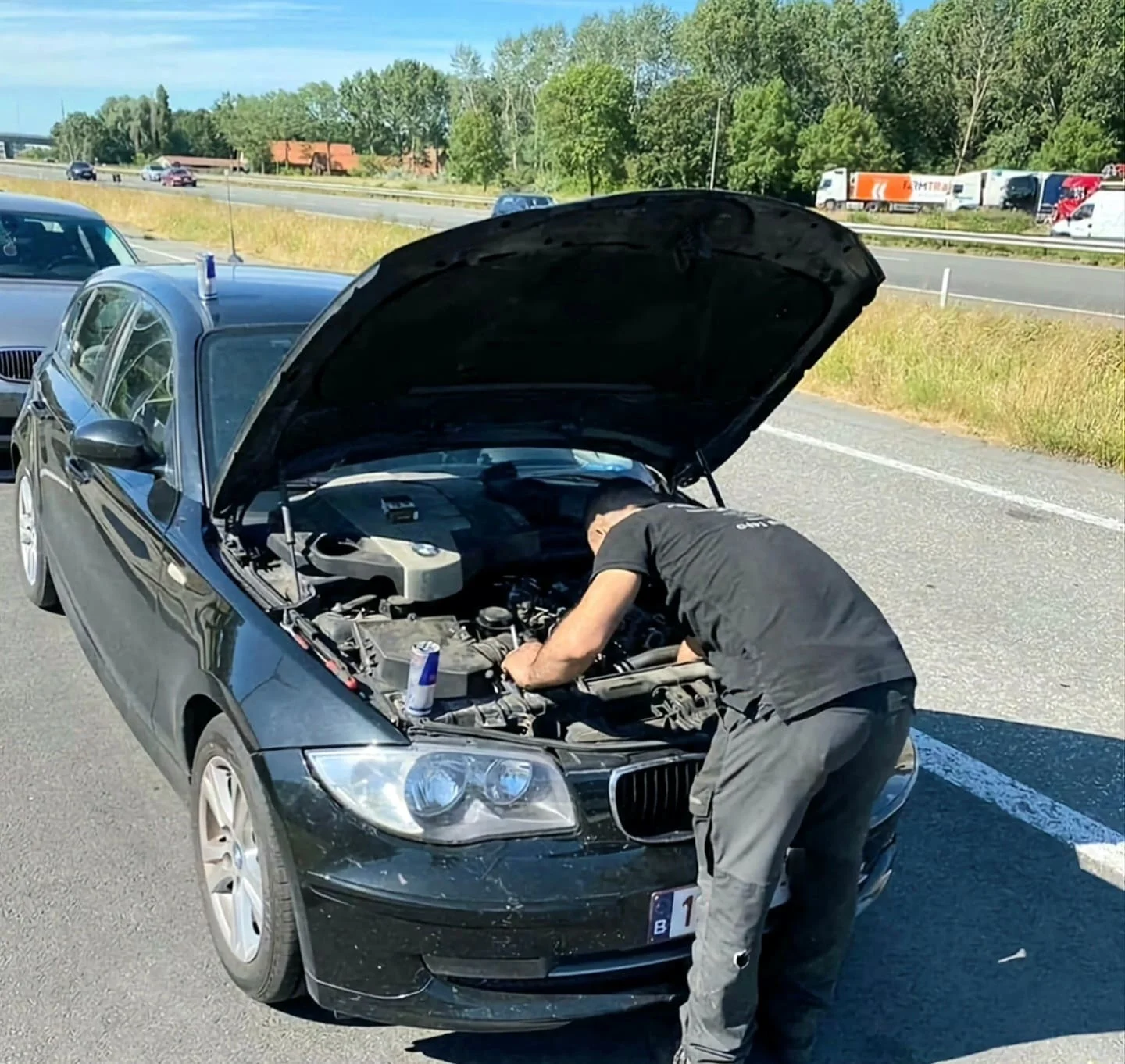 ميكانيكي متنقل في دبي إصلاح سيارات بالمنزل 