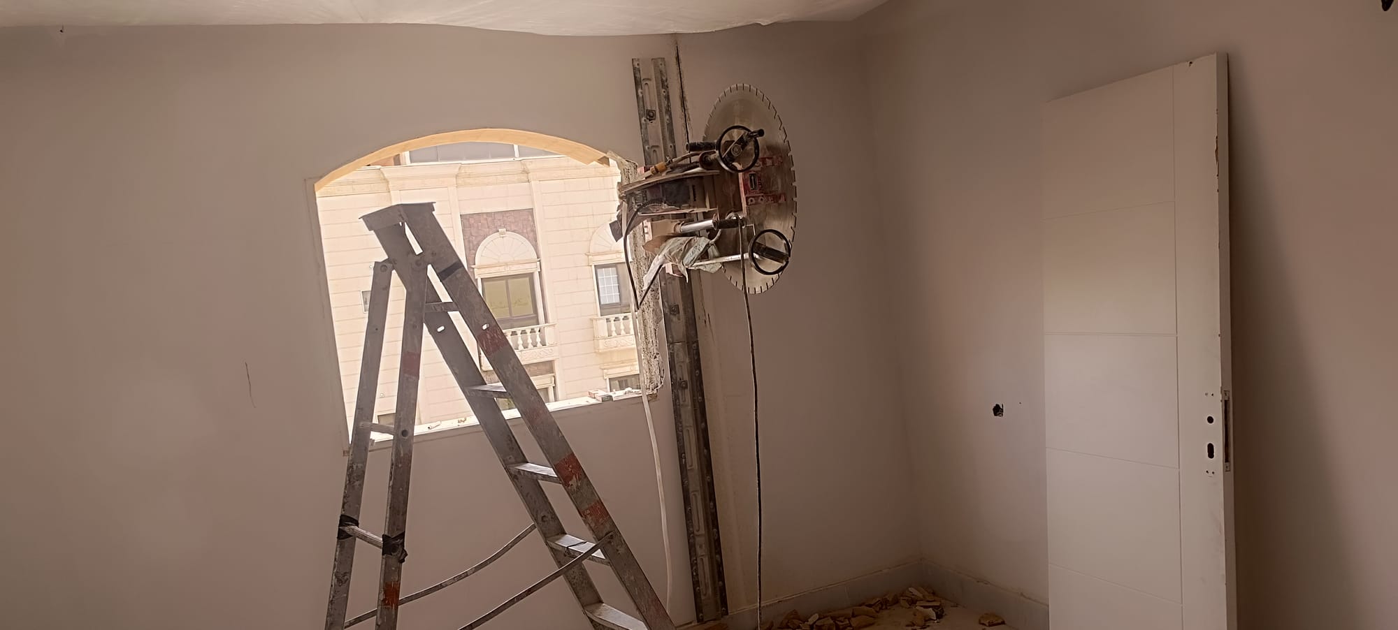 قص بالمنشار الليزر قص الجدران والابواب بالمنشار عمل فتحات التهوية