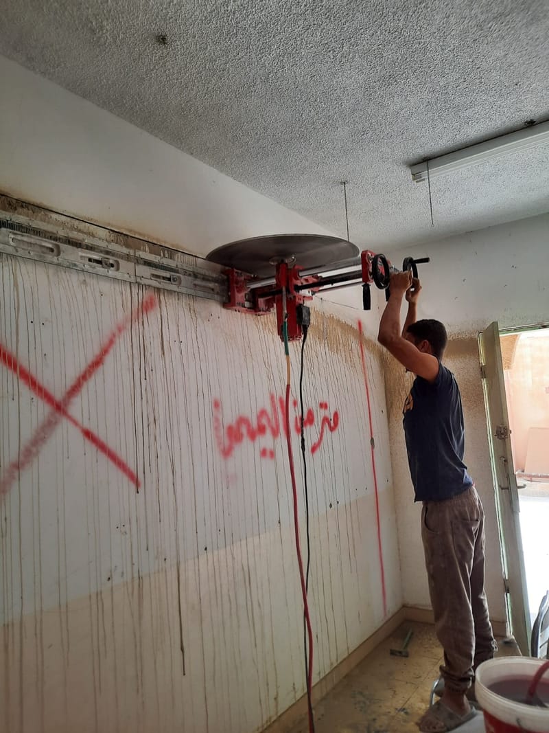 قص الخرسانة بالمنشار الليزر - فتح الابواب بالمنشار الليزر. قص الخرسانة بالمنشار الليزر قص الجدران والابواب بالمنشار عمل فتحات التهوية والمكيف بالكور. عمل بوكسات بالكور ازالة الاسقف بالمنشار الليزر عمل فتحات الصرف والكهرباء.