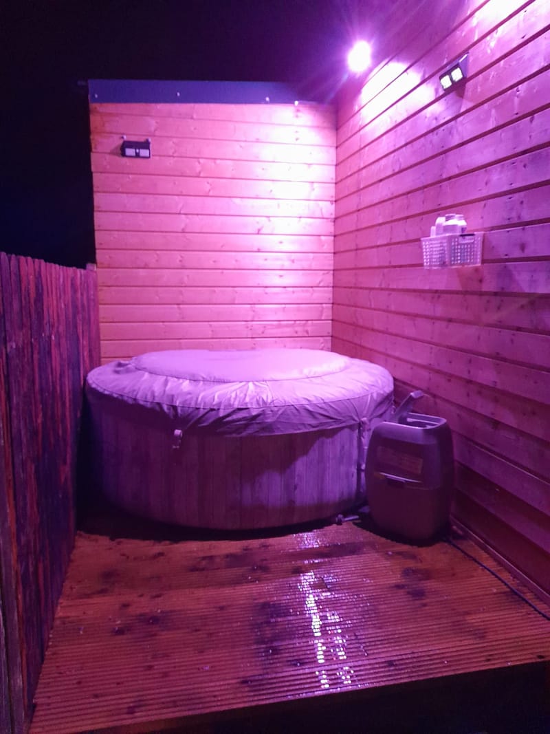 SELF CATERING ACCOMMODATION AVAILABLE - Copy