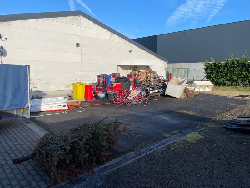 Opruiming bij Garage De wilde te Oostkamp.