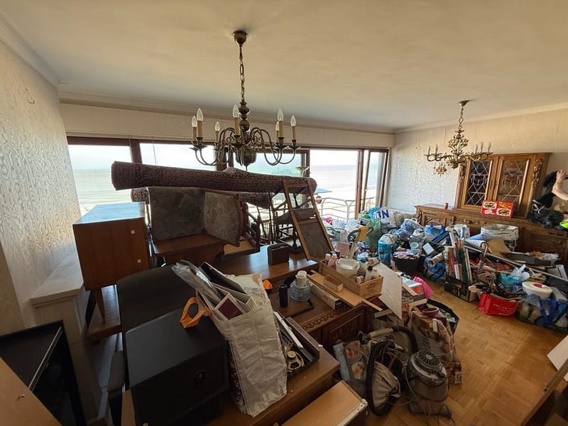 Leeghalen appartement in Oostende.